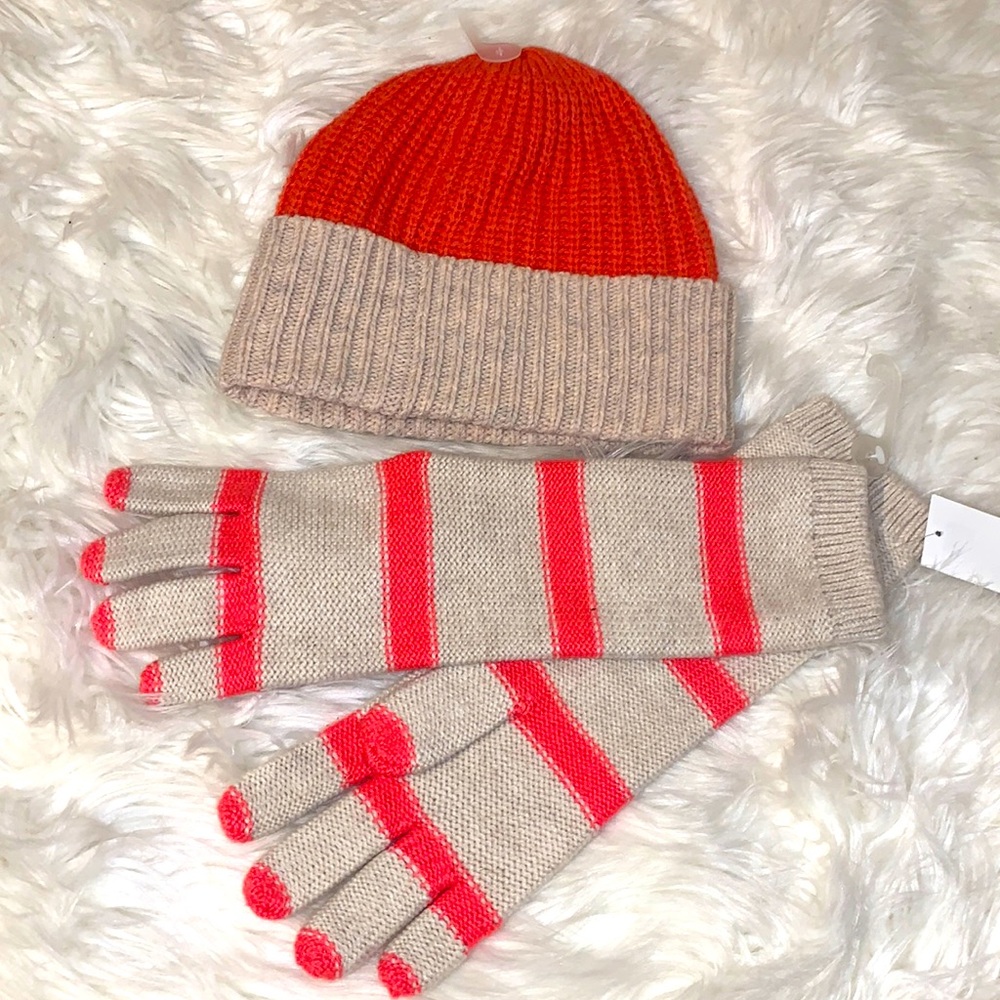 NWT Gap Colorblock Hat Beanie and Gloves Coral Pink and Tan Color